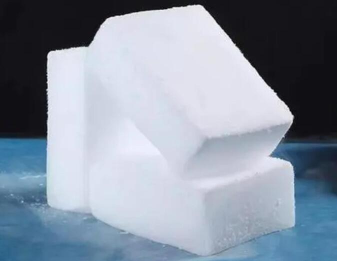 泸州干冰的秘密：制作工艺与应用